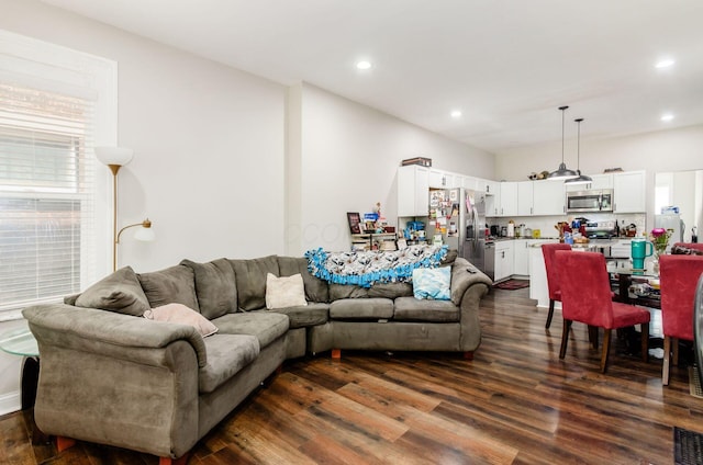 626-628 Wilson Ave, Columbus, OH 43205 - living room featuring dark wood finished floors and recessed lighting