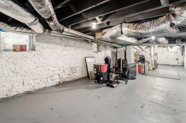 626-628 Wilson Ave, Columbus, OH 43205 - unfinished below grade area featuring water heater