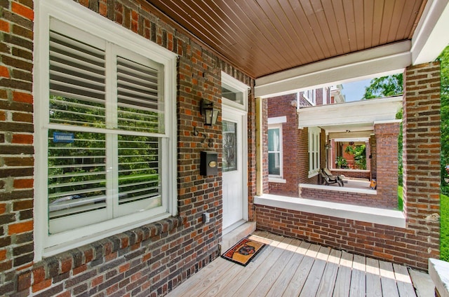 626-628 Wilson Ave, Columbus, OH 43205 - view of wooden porch