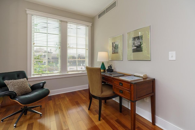 873 S Pearl St, Columbus, OH 43206 - home office with wood finished floors and baseboards