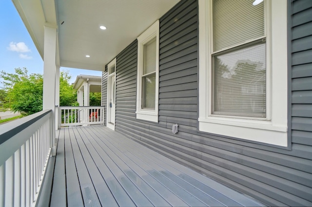 517 S Champion Ave, Columbus, OH 43205 - view of wooden deck
