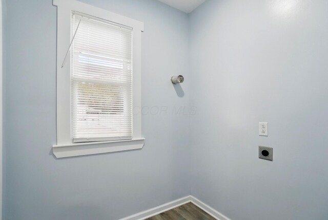 517 S Champion Ave, Columbus, OH 43205 - laundry room featuring hookup for an electric dryer, dark wood finished floors, and baseboards