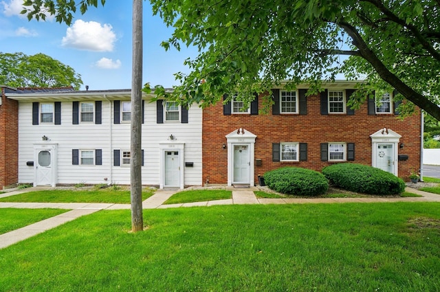 538 S Otterbein Ave Unit 2E, Westerville, OH 43081 - view of front of property featuring a front lawn and brick siding