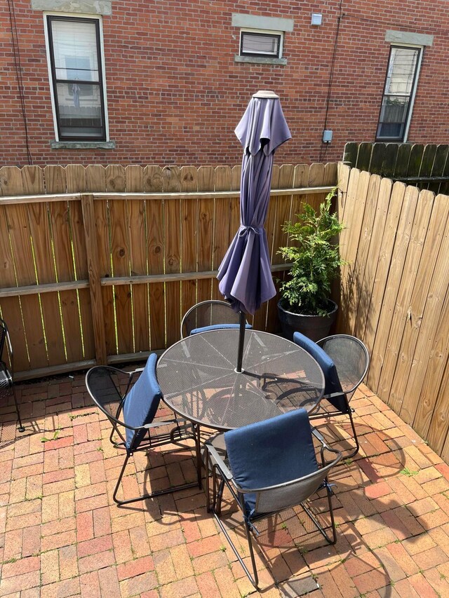 323 E Kossuth St, Columbus, OH 43206 - view of patio / terrace with outdoor dining space