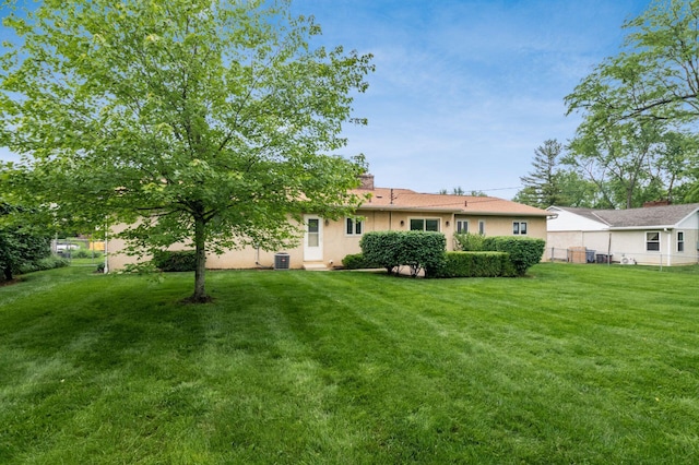 2105 Chardon Rd, Columbus, OH 43220 - view of yard with central AC unit