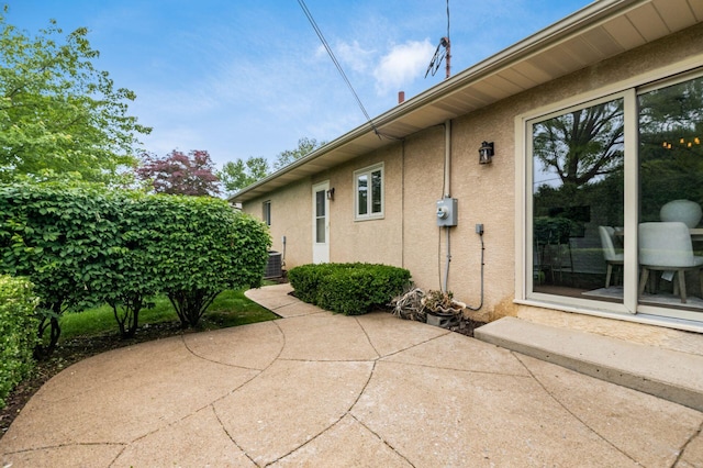 2105 Chardon Rd, Columbus, OH 43220 - view of patio with central AC unit
