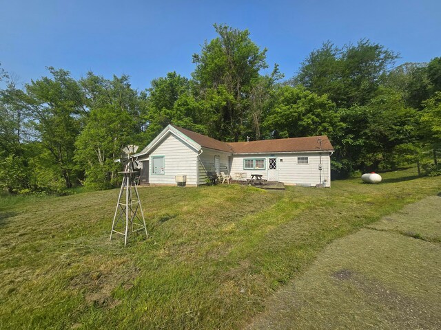 39889 US Highway 36, Warsaw, OH 43844 - back of property featuring a yard