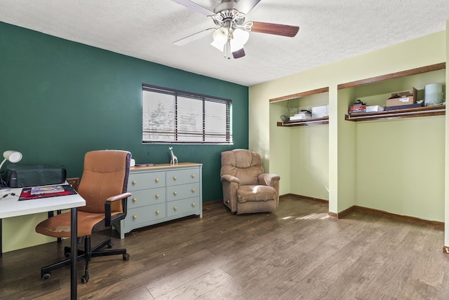 5722 Jousting Ln Unit B, Columbus, OH 43231 - office space featuring a textured ceiling, wood finished floors, and ceiling fan