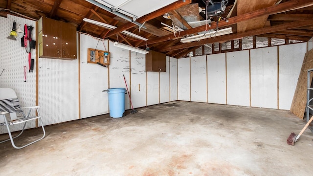 524 Ridgefield Rd, Newark, OH 43055 - view of garage