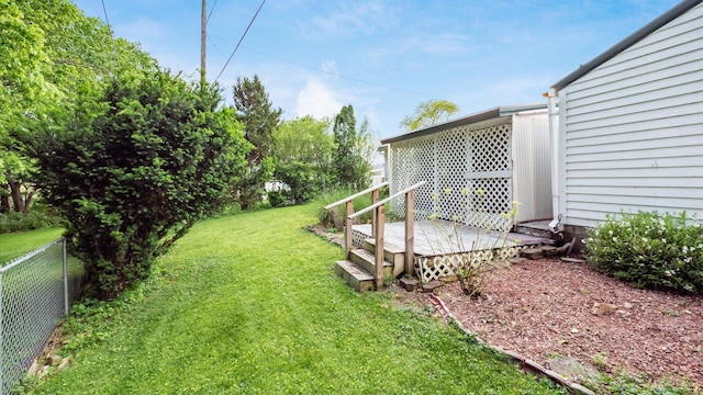 524 Ridgefield Rd, Newark, OH 43055 - view of yard with a deck