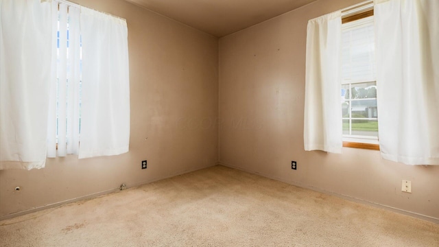 524 Ridgefield Rd, Newark, OH 43055 - carpeted spare room with baseboards