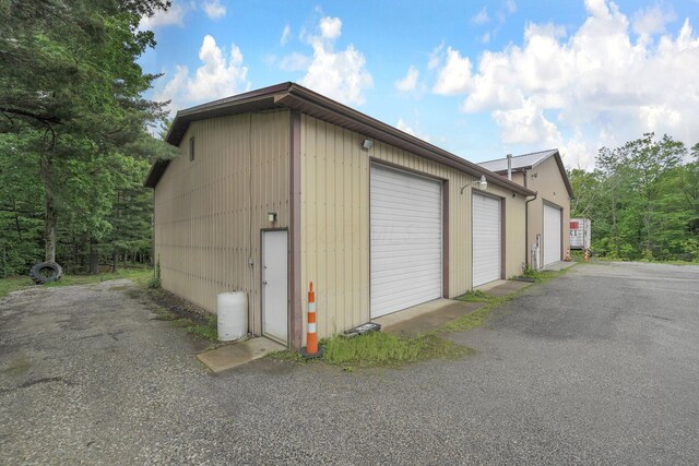 363 Carroll Eastern Rd NW, Baltimore, OH 43105 - view of garage