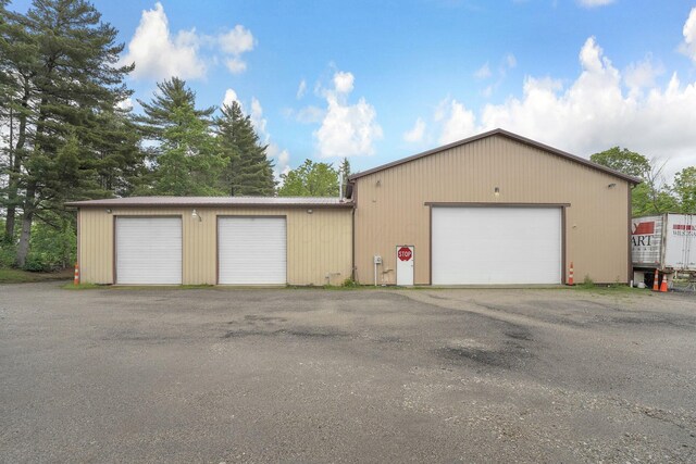 363 Carroll Eastern Rd NW, Baltimore, OH 43105 - view of detached garage