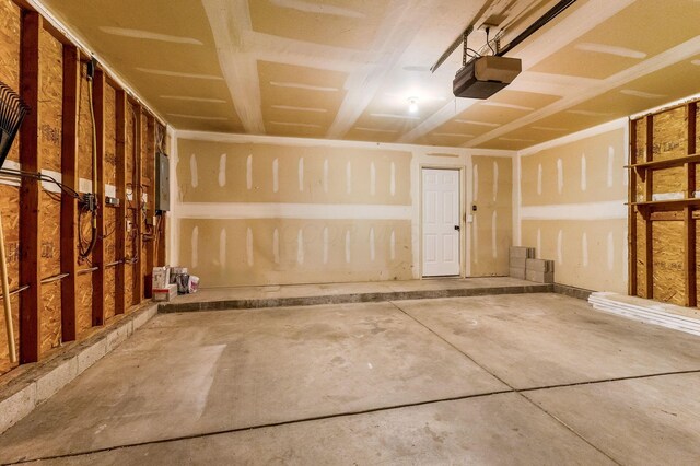 6641 Steen St, Canal Winchester, OH 43110 - garage with a garage door opener