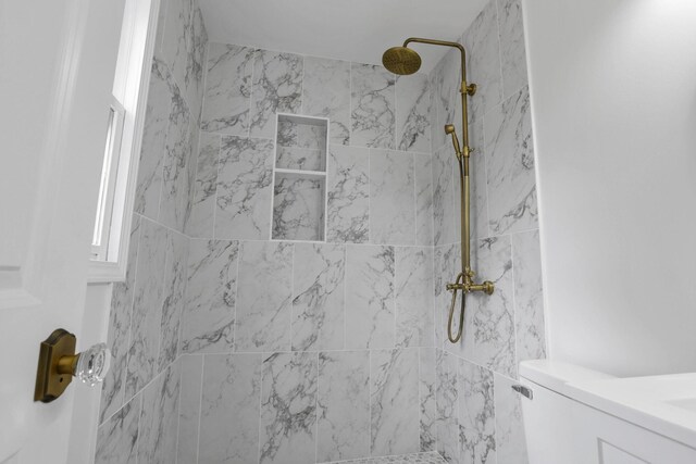 366 Orchard Ln, Sunbury, OH 43074 - full bathroom featuring tiled shower and toilet