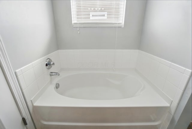 218 Christian St, Delaware, OH 43015 - full bath featuring a garden tub