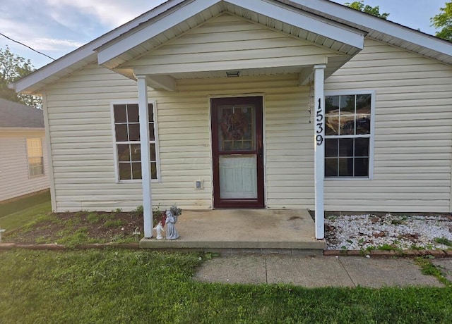 1539 Fuller Ct, Lancaster, OH 43130 - property entrance with covered porch