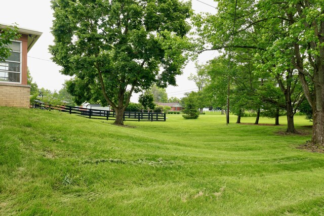 1602 Pleasantview Dr, Lancaster, OH 43130 - view of yard