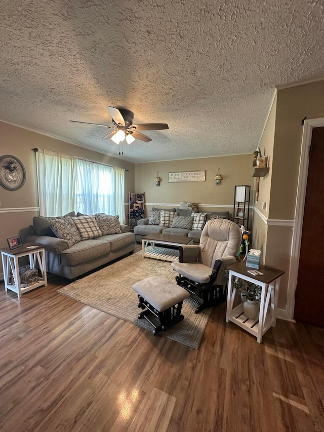 4902 Columbus Sandusky Rd N, Marion, OH 43302 - living room with a ceiling fan, wood finished floors, and a textured ceiling