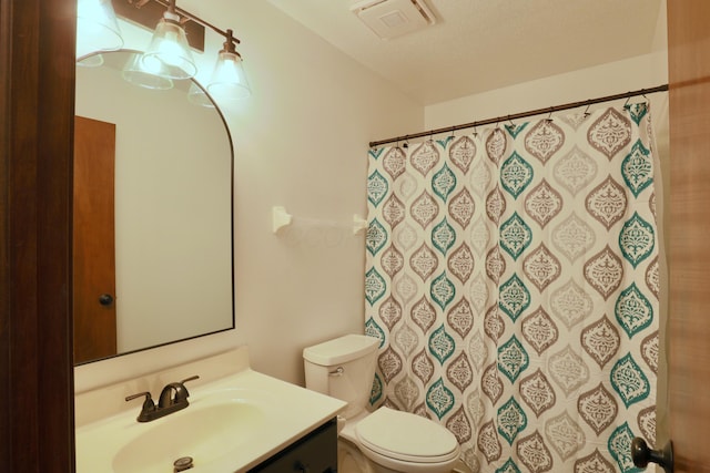 1690 Autumn Dr, Lancaster, OH 43130 - full bathroom featuring vanity, toilet, and a shower with shower curtain
