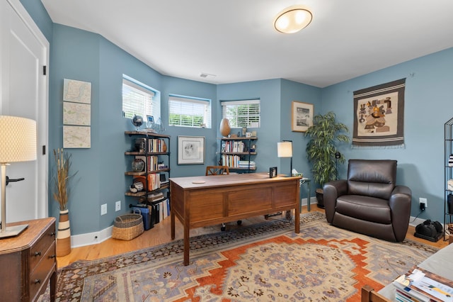 233 S Ohio Ave Unit 11, Columbus, OH 43205 - office with wood finished floors and baseboards