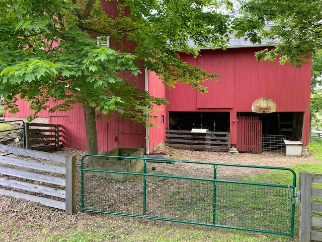 1350 Lancaster Kirkersville Rd NW, Lancaster, OH 43130 - view of side of property with an outbuilding and an exterior structure