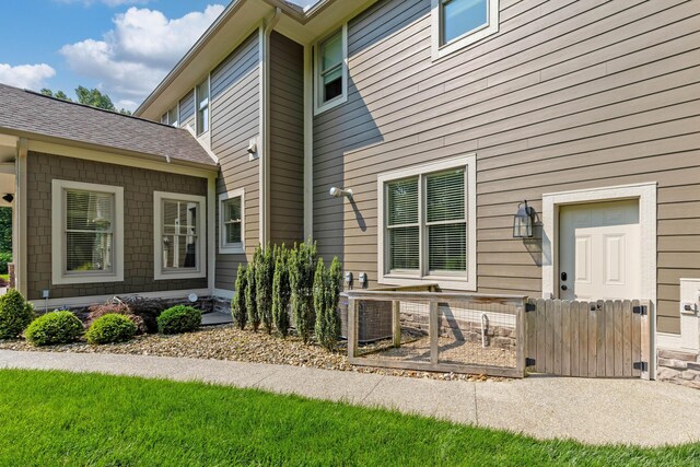 9568 Craigens Ct, Galena, OH 43021 - doorway to property with cooling unit