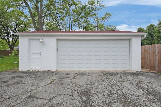 1936 Case Rd, Columbus, OH 43224 - view of detached garage