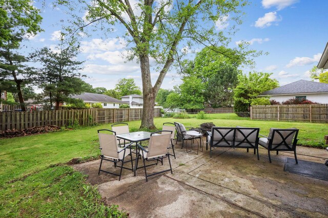6897 Roundelay Rd N, Reynoldsburg, OH 43068 - view of patio featuring an outdoor hangout area and outdoor dining space