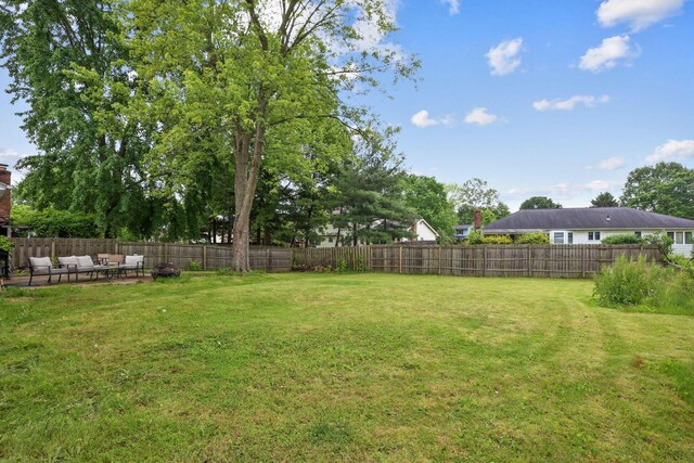 6897 Roundelay Rd N, Reynoldsburg, OH 43068 - view of yard featuring an outdoor living space and a patio
