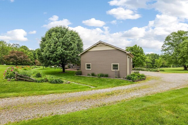 596 Stump Hollow Rd SE, Lancaster, OH 43130