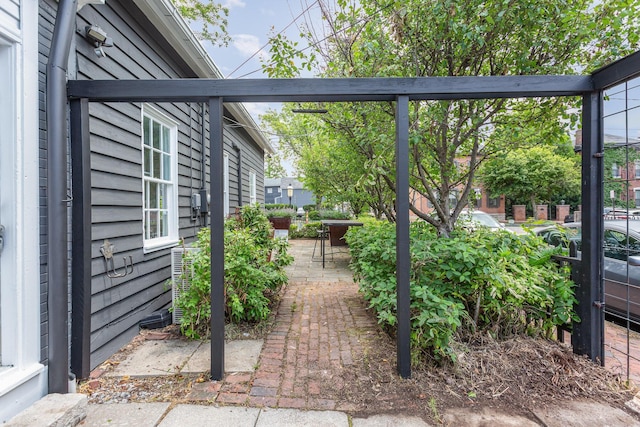 503 City Park Ave, Columbus, OH 43215 - view of patio