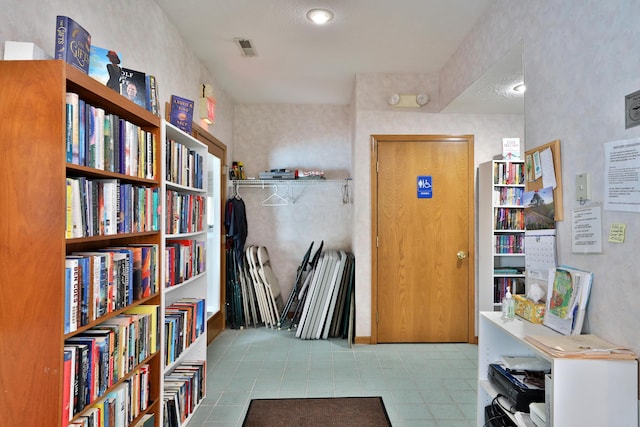 880 Village Brook Way, Columbus, OH 43235 - miscellaneous room with bookshelves