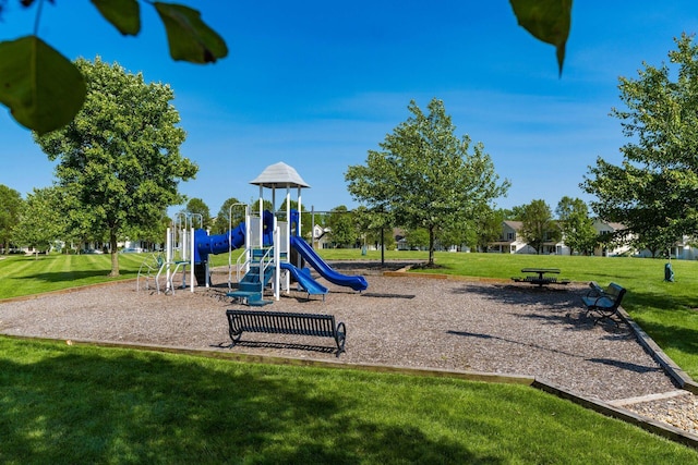 7765 Lantana Ave Unit 164, Blacklick, OH 43004 - community play area featuring a yard