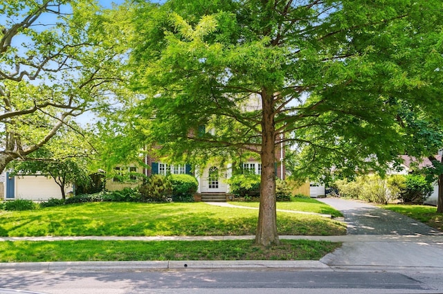 1875 King Ave, Columbus, OH 43212 - obstructed view of property with a front lawn