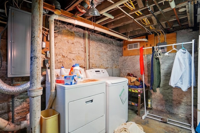 1875 King Ave, Columbus, OH 43212 - laundry room featuring washing machine and clothes dryer