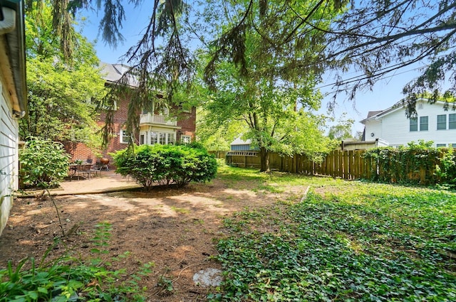1875 King Ave, Columbus, OH 43212 - fenced backyard with a patio