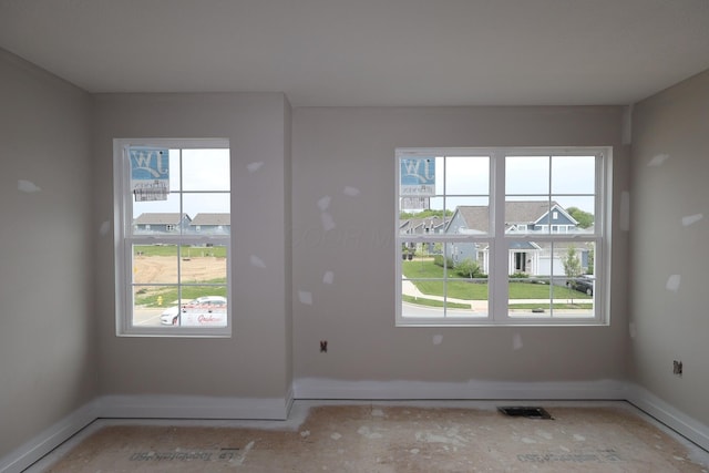 979 Heimat Haus Dr, Grove City, OH 43123 - empty room featuring baseboards