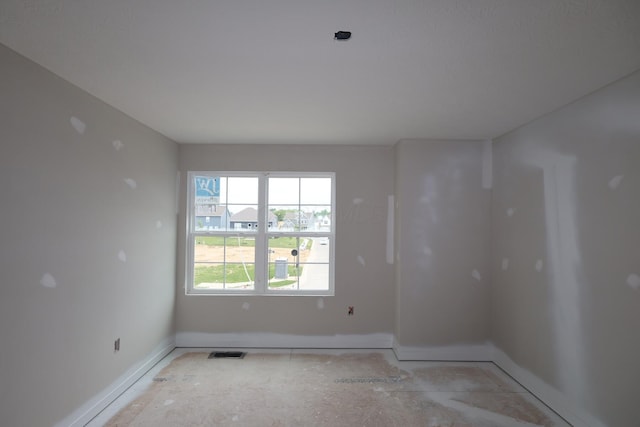 979 Heimat Haus Dr, Grove City, OH 43123 - empty room with baseboards