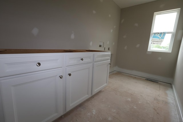 979 Heimat Haus Dr, Grove City, OH 43123 - kitchen featuring white cabinetry