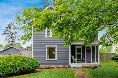 7050 Motts Place Rd, Canal Winchester, OH 43110 - view of front of home with a porch