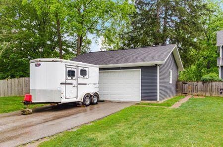 7050 Motts Place Rd, Canal Winchester, OH 43110 - garage featuring driveway