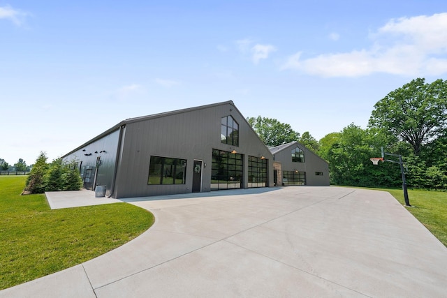 3226 Bean Oller Rd, Delaware, OH 43015 - rear view of house featuring a yard