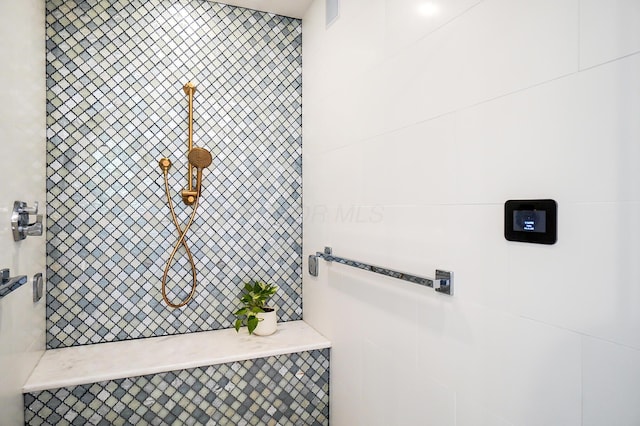 5633 Travis Pointe Ct, Westerville, OH 43082 - full bath with a tile shower
