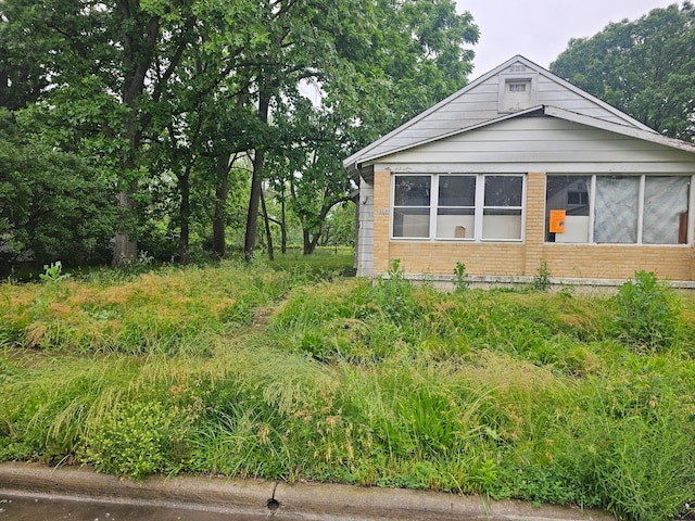 2886 E 6th Ave, Columbus, OH 43219 - view of side of property featuring brick siding