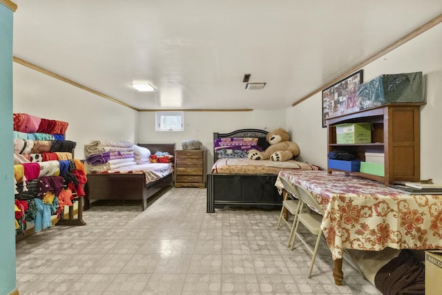 5280 Elmhurst Ave, Columbus, OH 43231 - bedroom featuring light floors