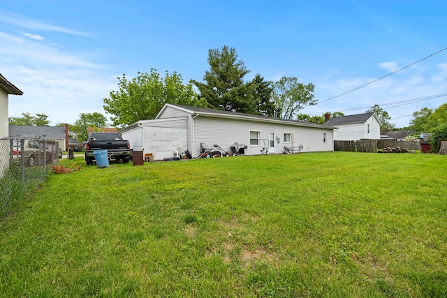 963 Erickson Ave, Columbus, OH 43227 - view of rear view of house