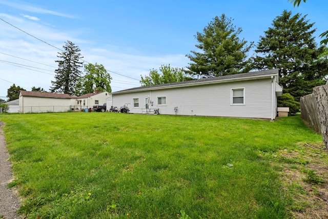 963 Erickson Ave, Columbus, OH 43227 - view of back of property