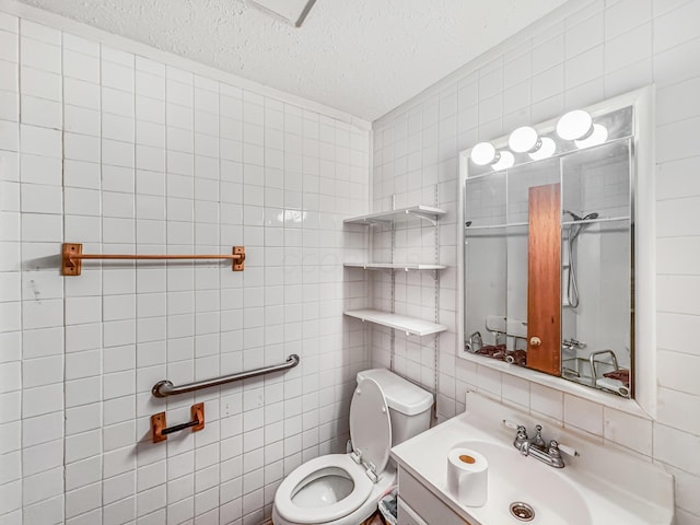 435 Alison Ct, Lancaster, OH 43130 - bathroom featuring tile walls, toilet, a textured ceiling, backsplash, and vanity