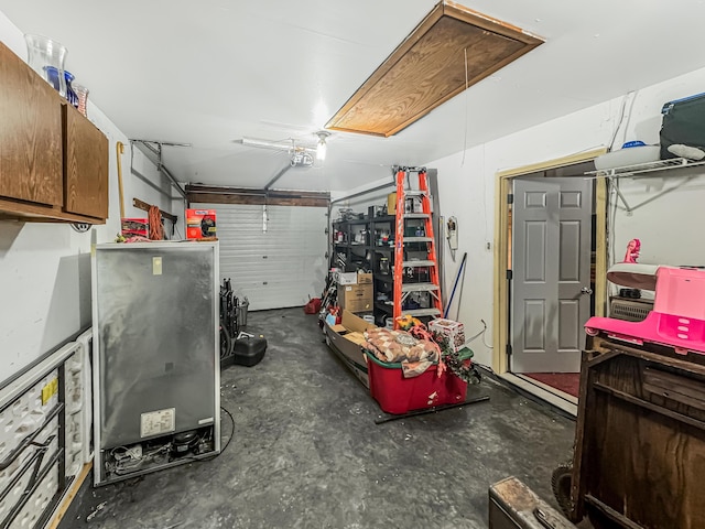 435 Alison Ct, Lancaster, OH 43130 - garage with a garage door opener